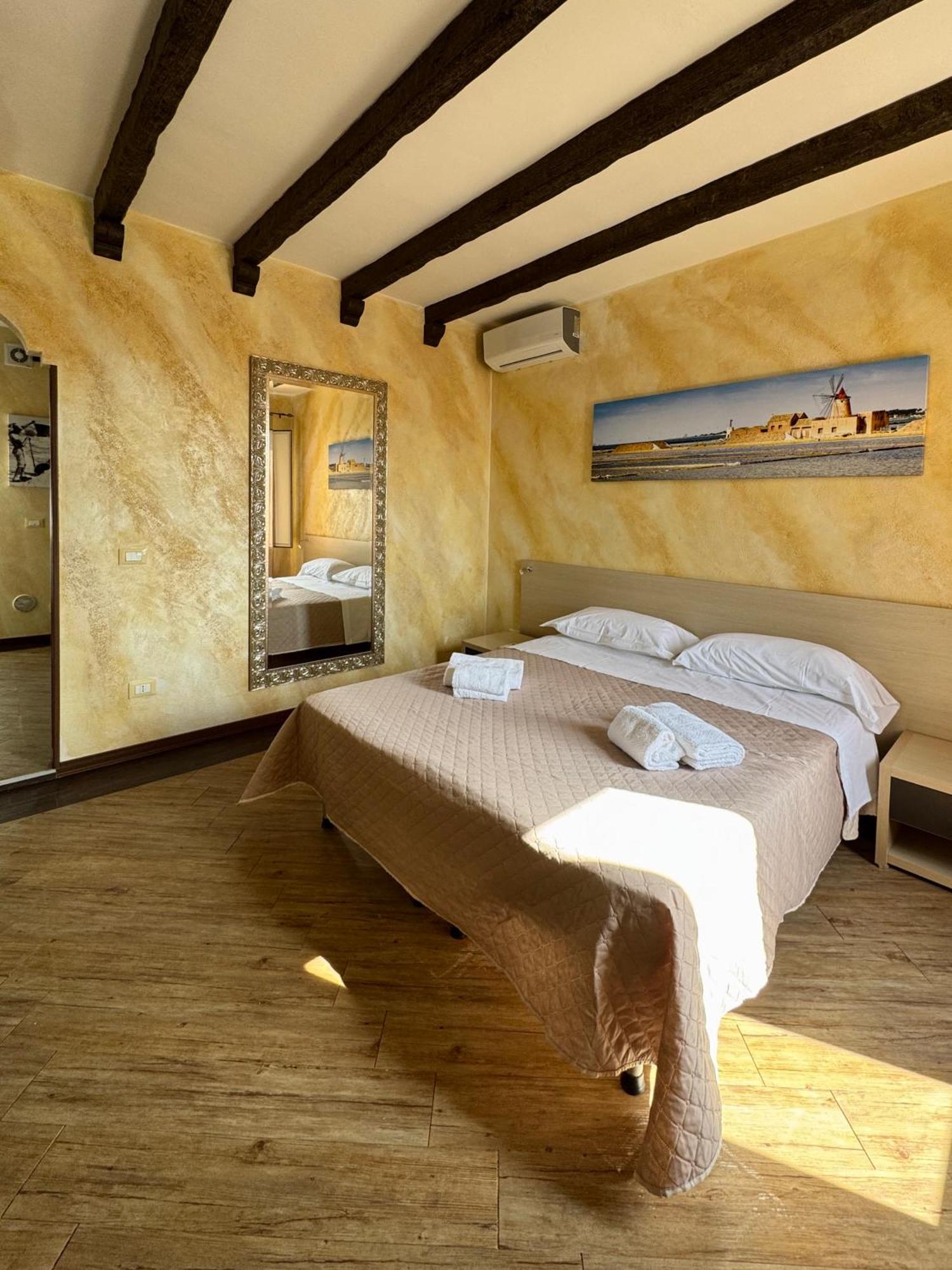 Summer Wind Apartments Trapani Esterno foto